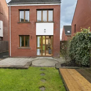 Holiday home Pass The Keys Lovely 4br W Garden 7 Min From Centre